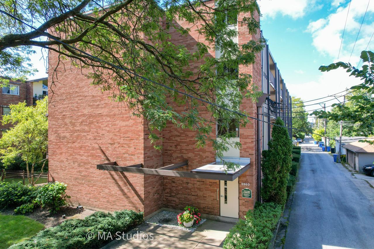 6960 N Bell Ave. #208, Chicago, IL 60645