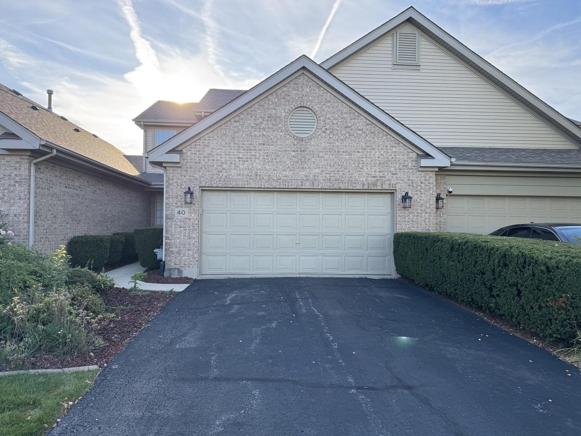 40 Corinth Dr., Tinley Park, IL 60477