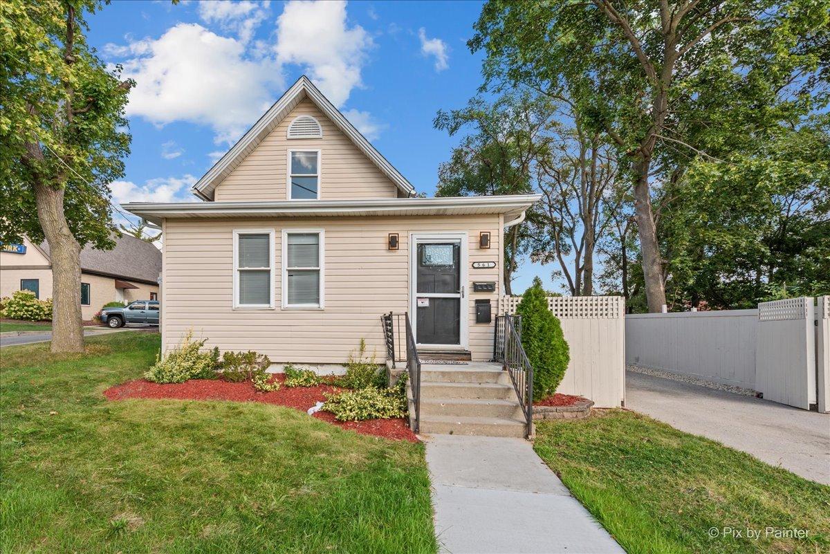 561 Dundee Ave., Elgin, IL 60120