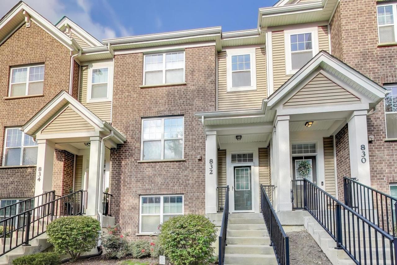 832 Center St., Des Plaines, IL 60016