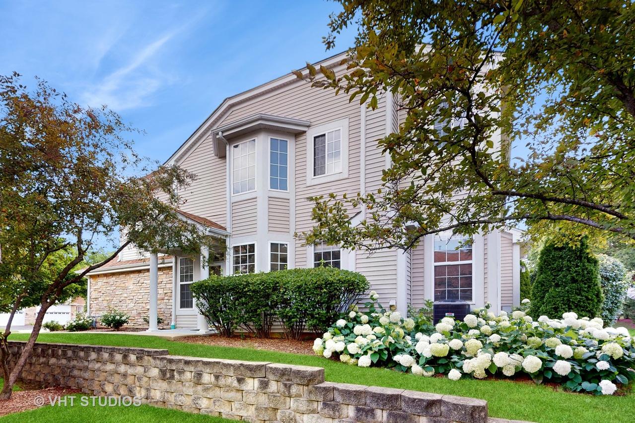 1 Clara Ct., Algonquin, IL 60102