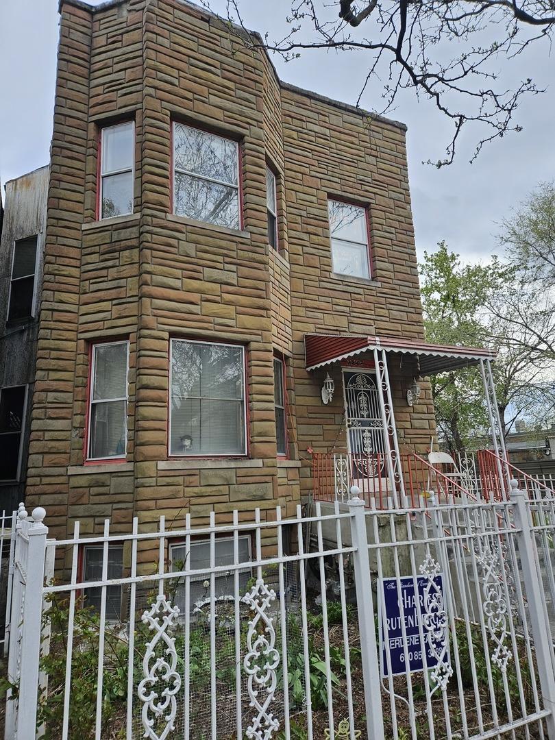 [Address Hidden by Seller], Chicago, IL 60624
