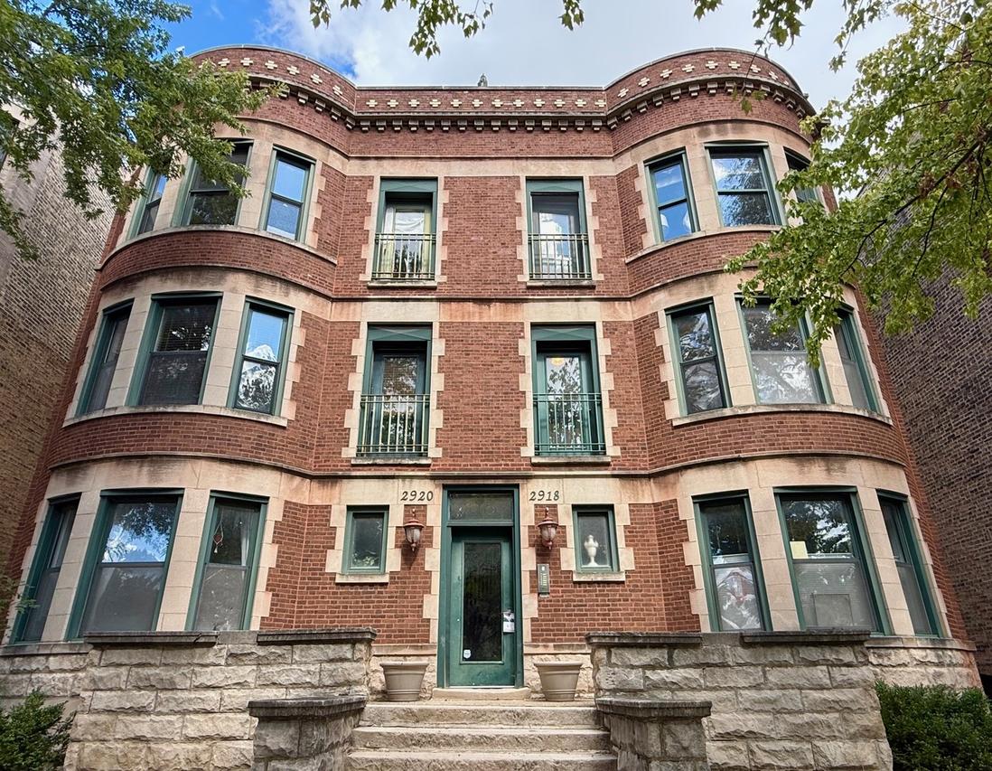 2918 W Logan Blvd. #2E, Chicago, IL 60647