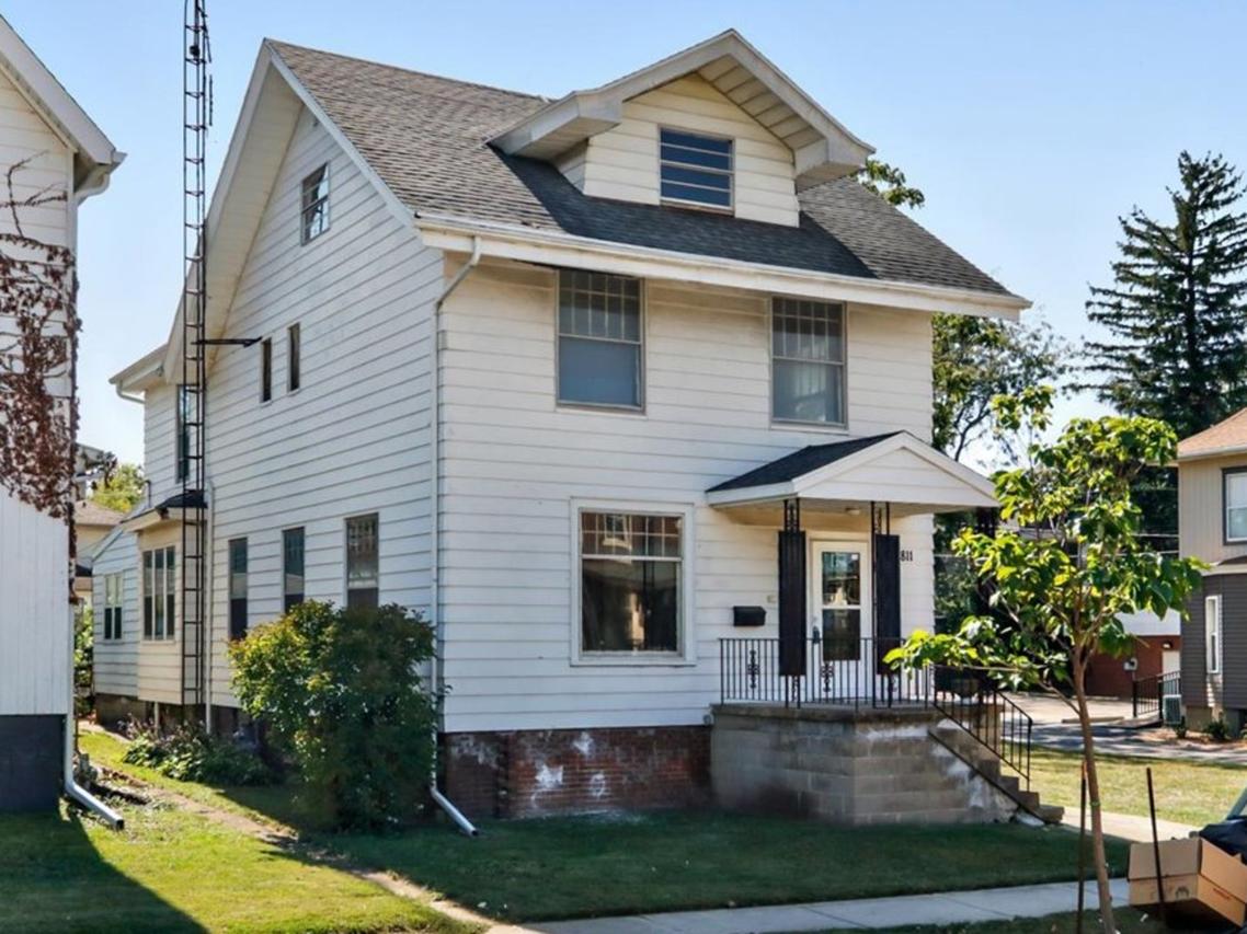 811 E Washington St., Bloomington, IL 61701