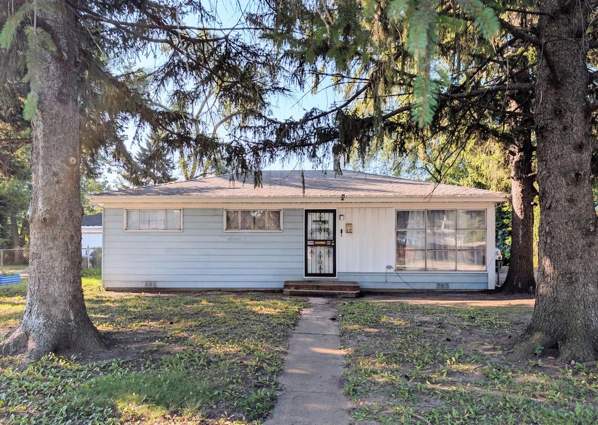 417 W Terrace St., Villa Park, IL 60181