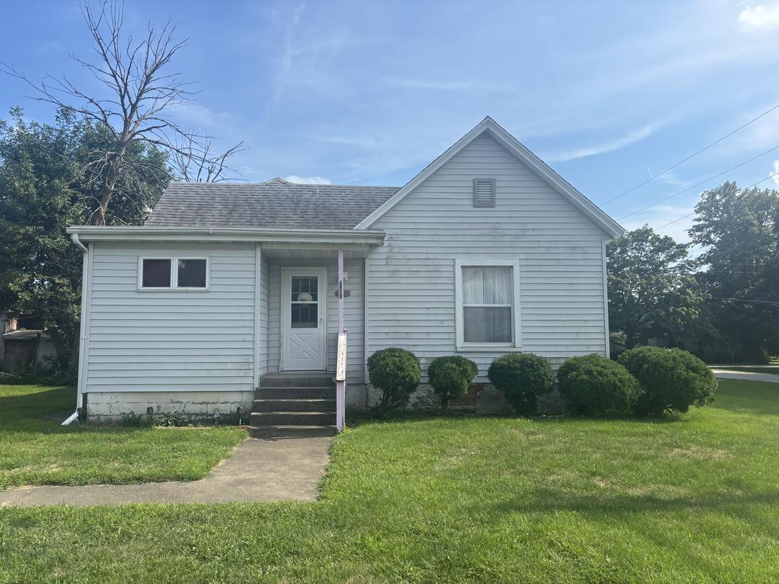 211 W 2nd St., Gridley, IL 61744