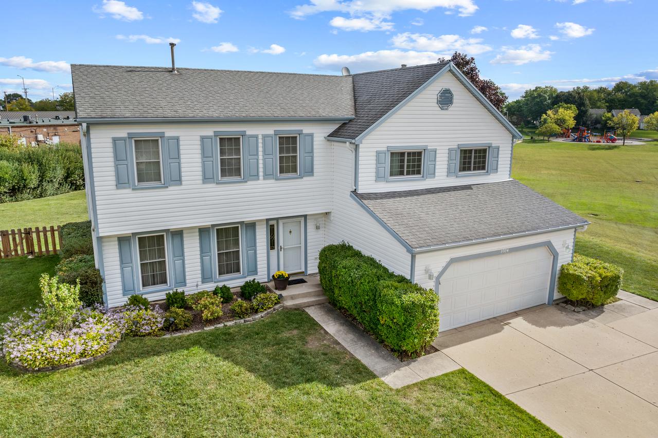 1074 Wilmington Ln., Hoffman Estates, IL 60169
