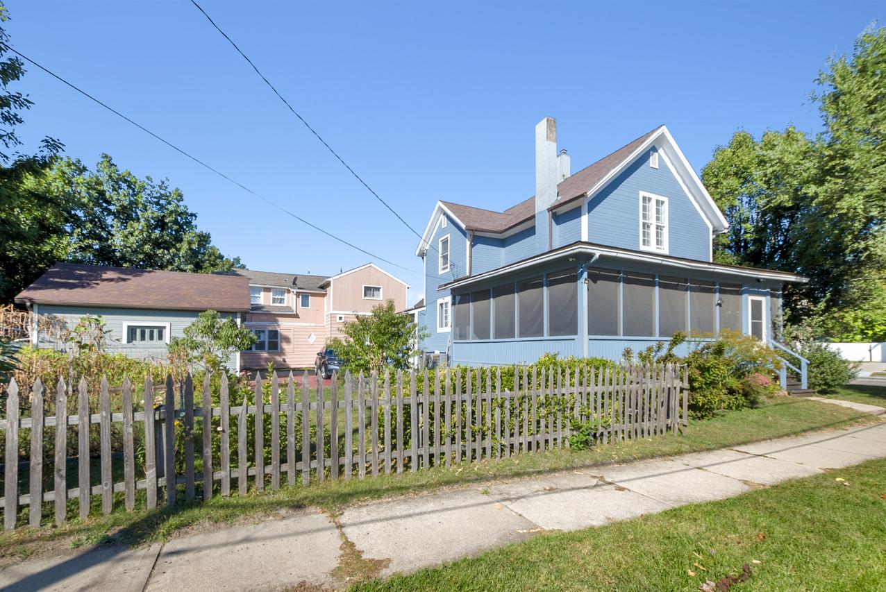 302 Griswold St., Elgin, IL 60123