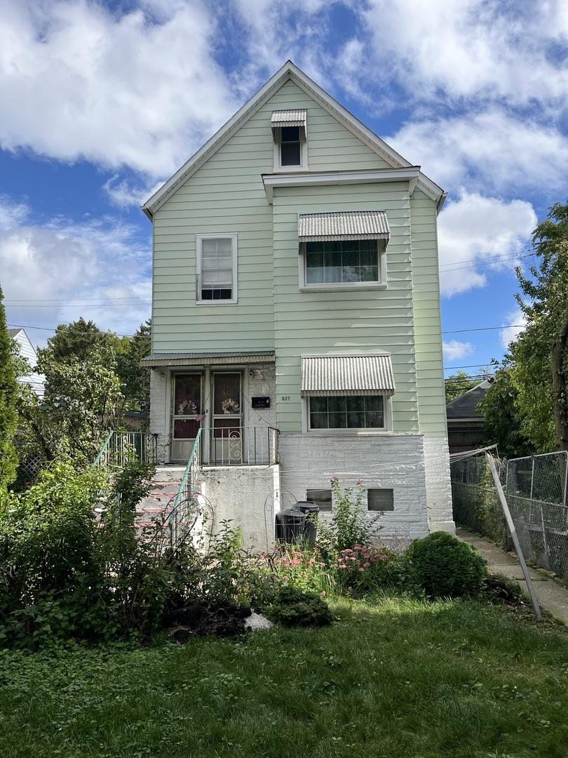 3037 N Central Park Ave., Chicago, IL 60618