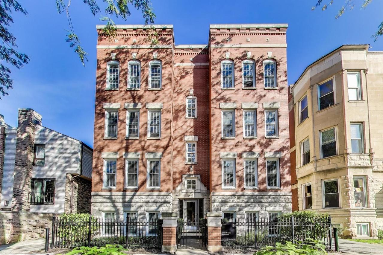 632 W Buckingham Pl. #2E, Chicago, IL 60657