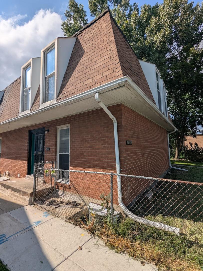 11530 S Racine Ave., Chicago, IL 60643