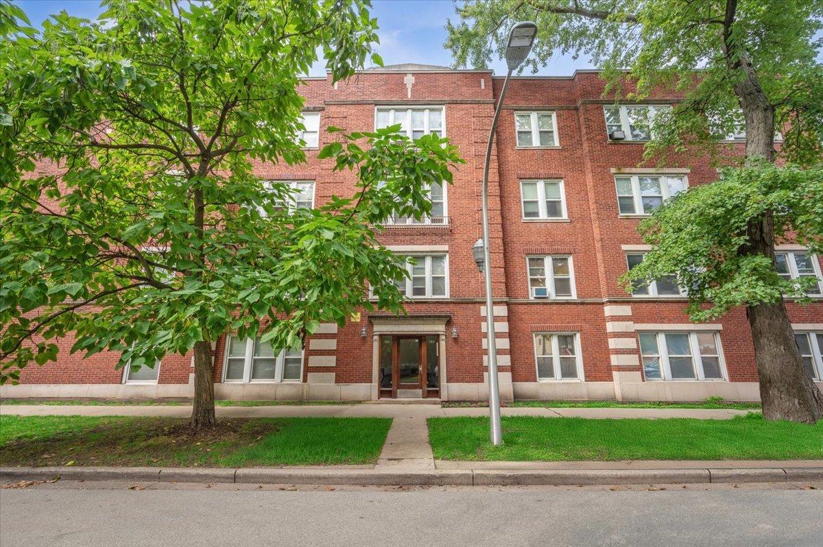 7102 N Damen Ave. #3, Chicago, IL 60645