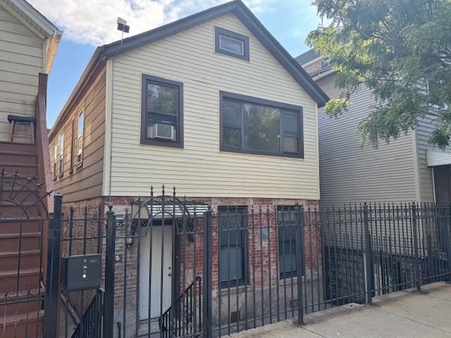 1727 W 19th St., Chicago, IL 60608