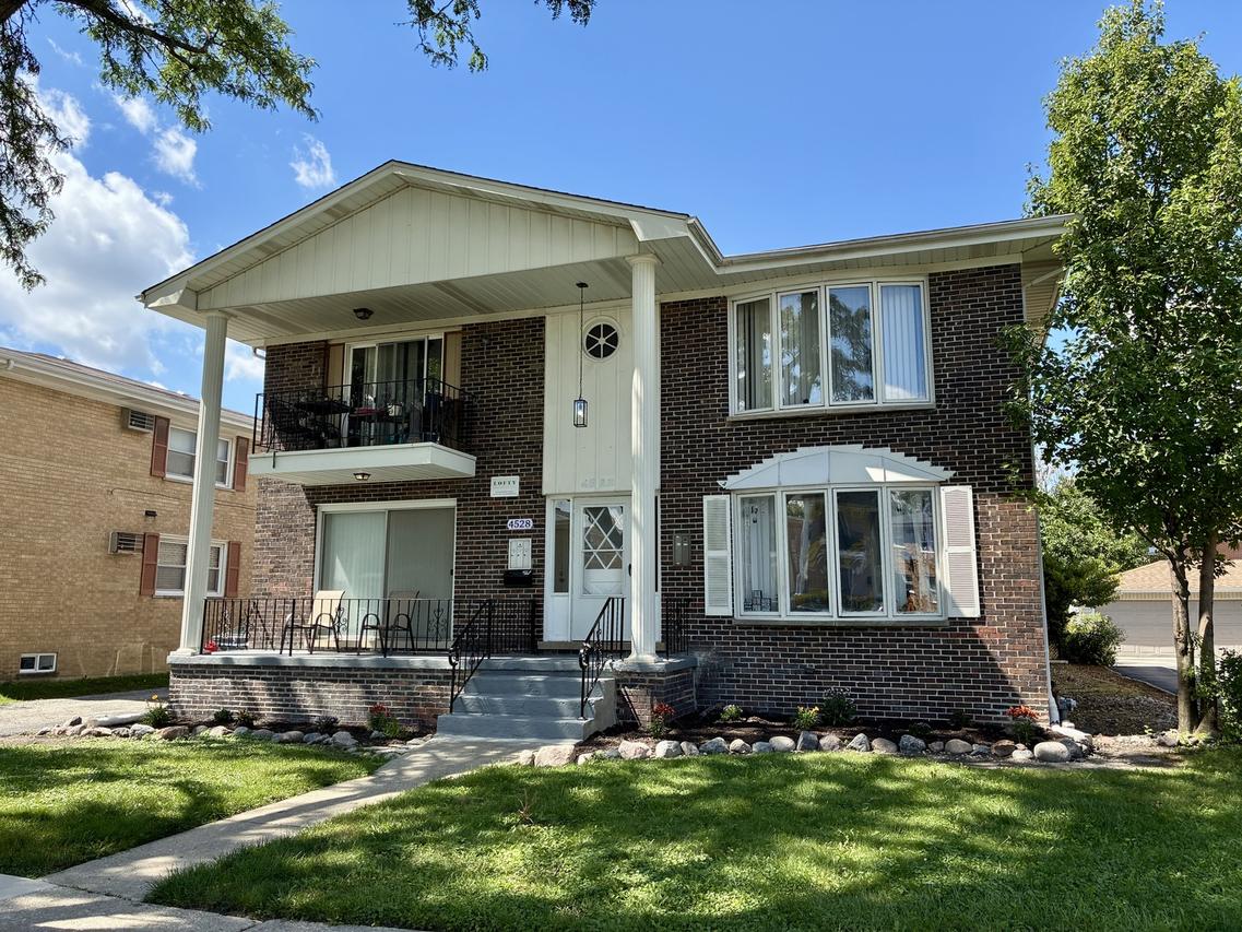 4528 Elm Ave., Brookfield, IL 60513