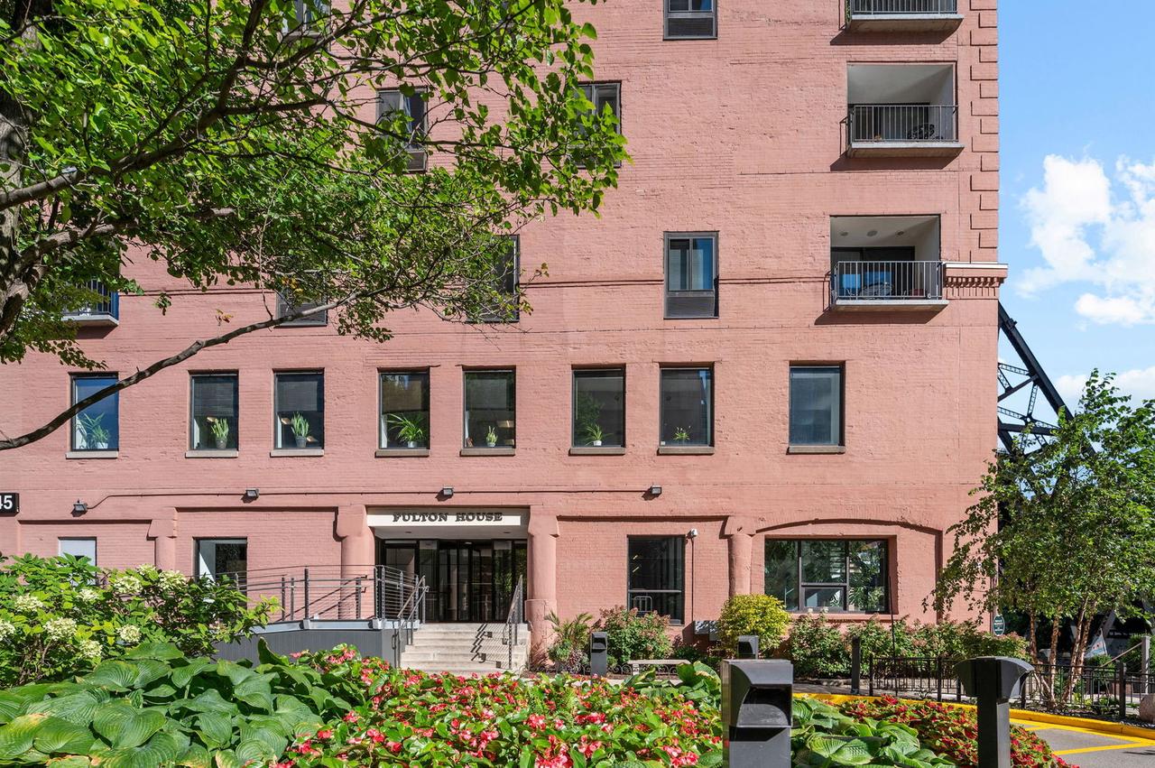 345 N Canal St. #1003, Chicago, IL 60606