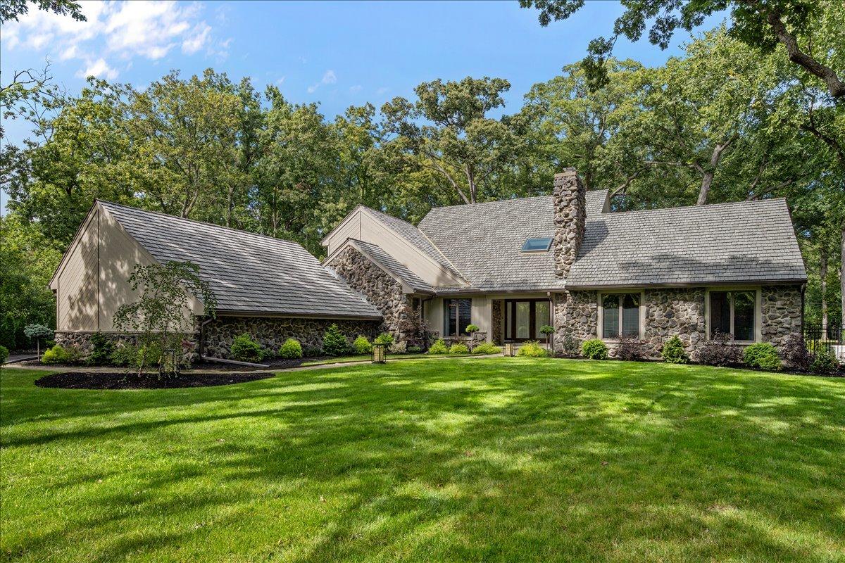 1554 Big Oaks Ct., Lake Forest, IL 60045