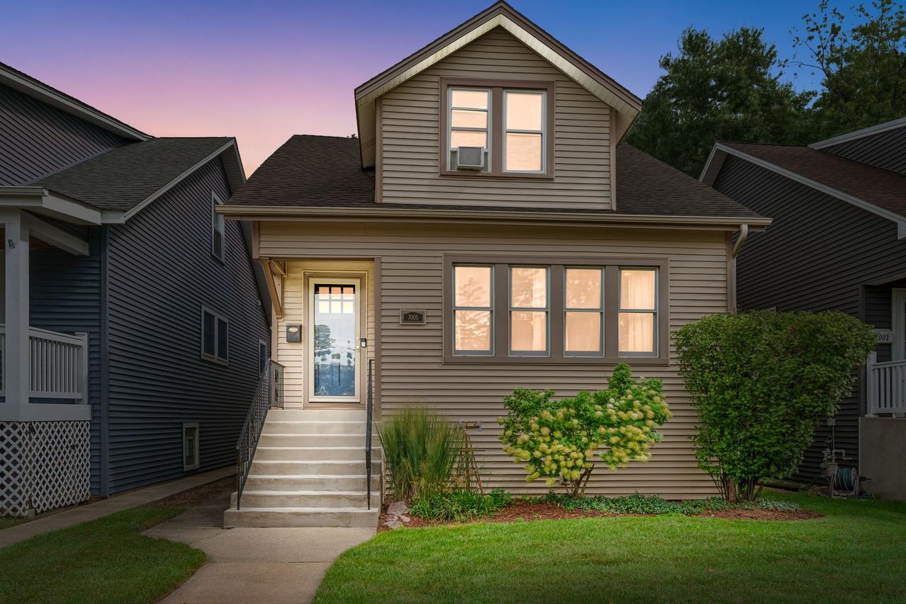 7005 N Osceola Ave., Chicago, IL 60631