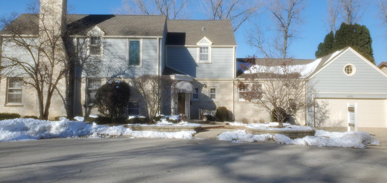 4410 Bobolink Ter., Skokie, IL 60076