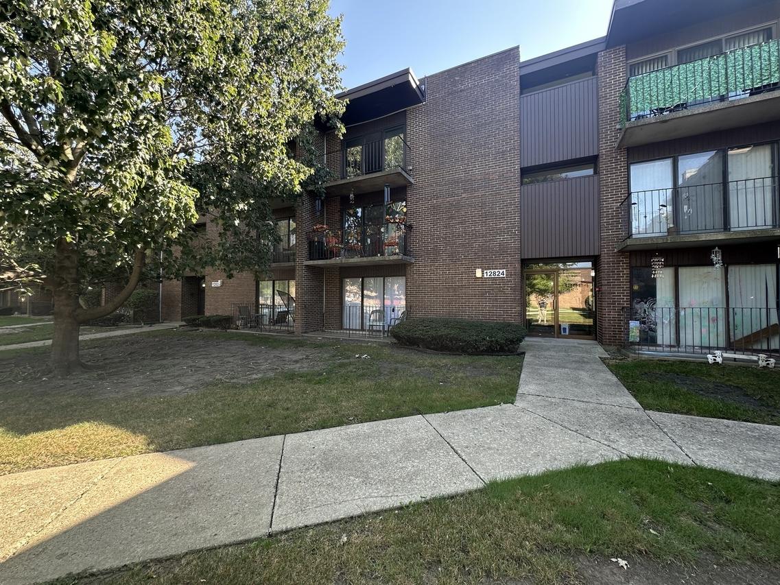 12824 S Kenneth Ave. #F1, Alsip, IL 60803
