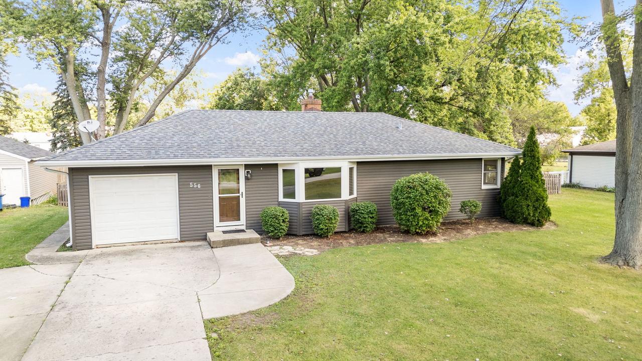 28w556 Forestview Ave., Warrenville, IL 60555