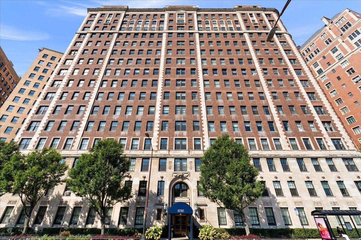 3750 N Lake Shore Dr. #6E, Chicago, IL 60613