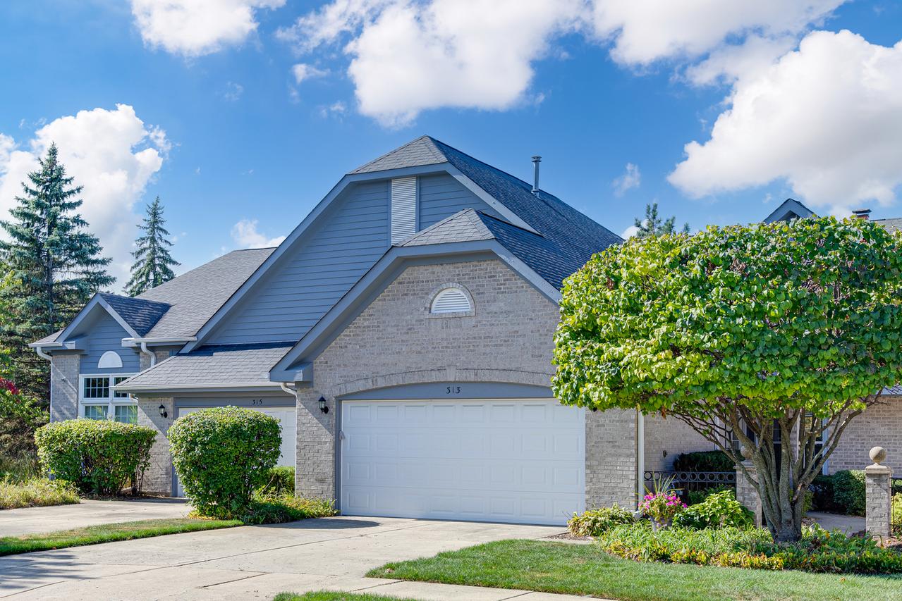 313 Collin Cir., Bloomingdale, IL 60108