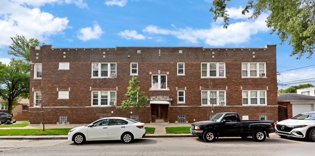 2554 N Oak Park Ave., Chicago, IL 60707