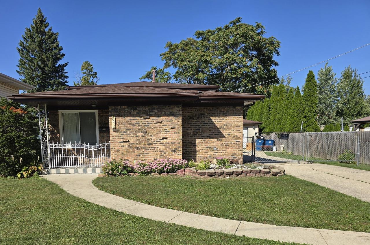 3618 148th St., Midlothian, IL 60445