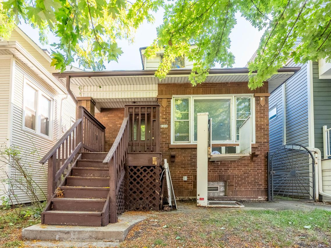 2435 N Monticello Ave., Chicago, IL 60647
