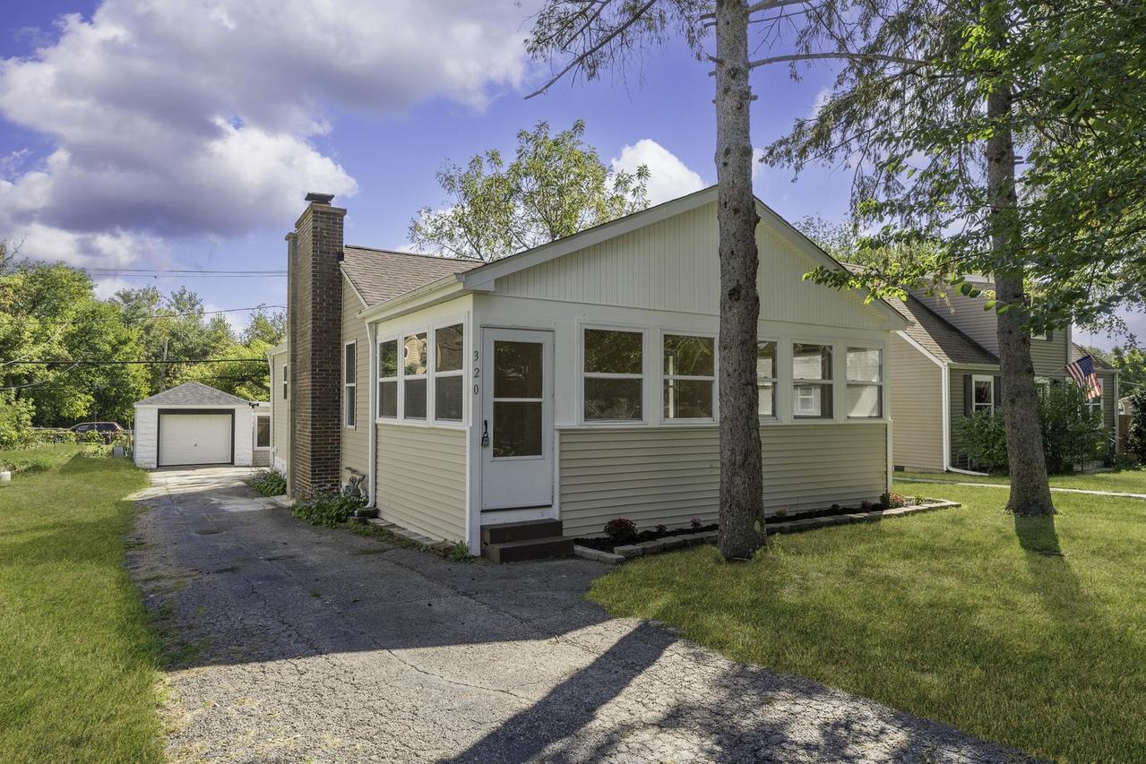 320 Glenwood Ave., Mchenry, IL 60051