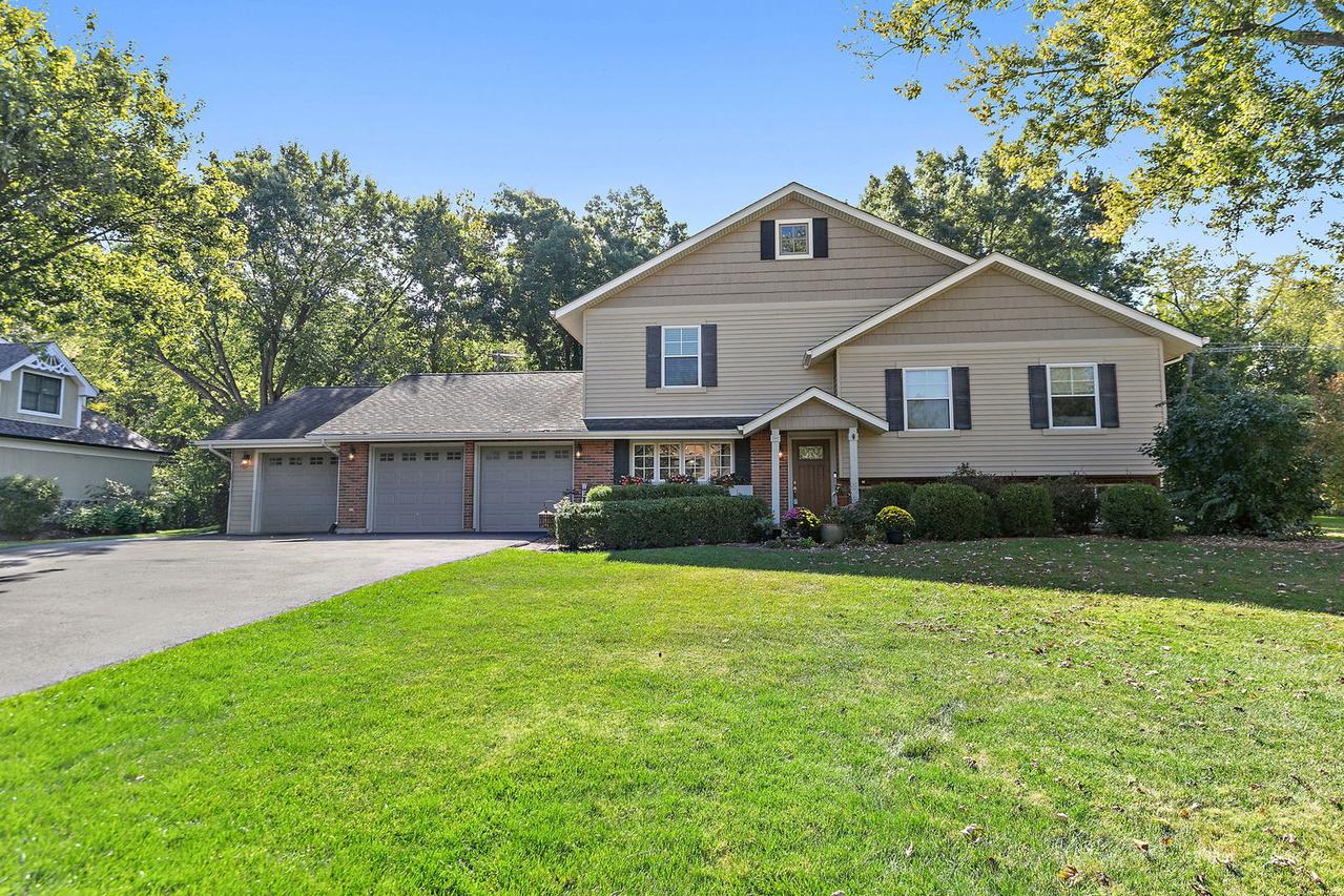 937 Willow Ln., Sleepy Hollow, IL 60118
