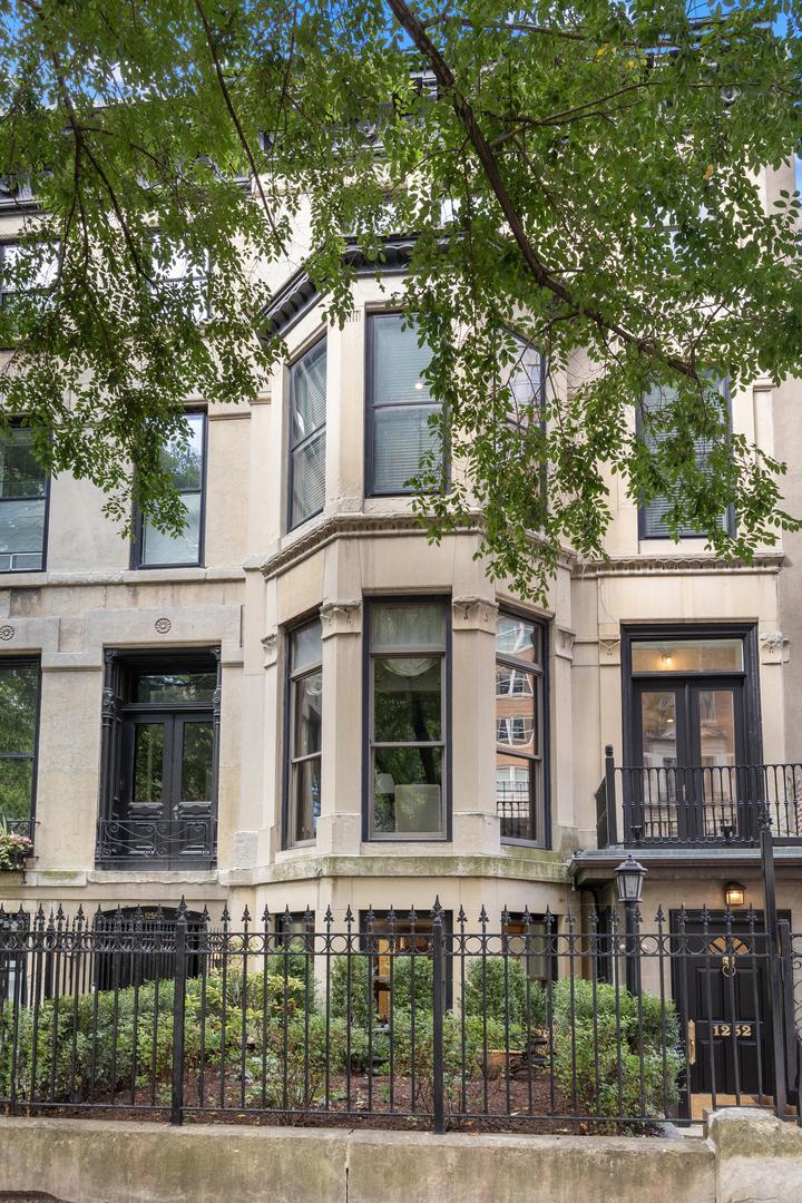 1252 N State Pkwy., Chicago, IL 60610