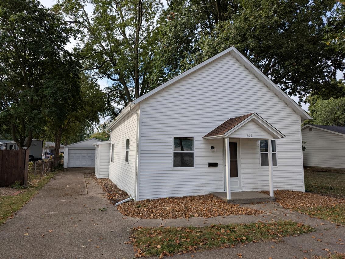 605 E Overton St., Tuscola, IL 61953