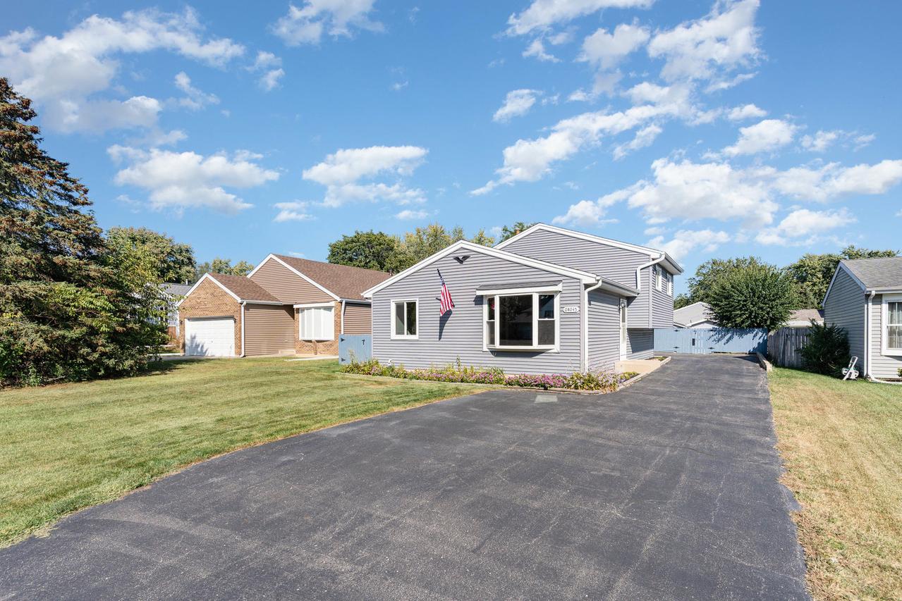 S045 Pleasant Hill Rd., Wheaton, IL 60187