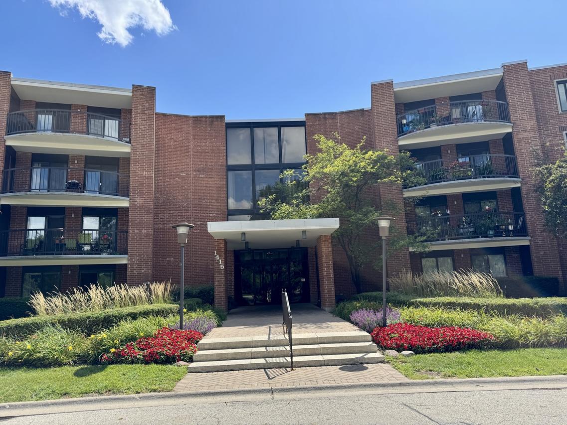 1415 E Central Rd. #301A, Arlington Heights, IL 60005
