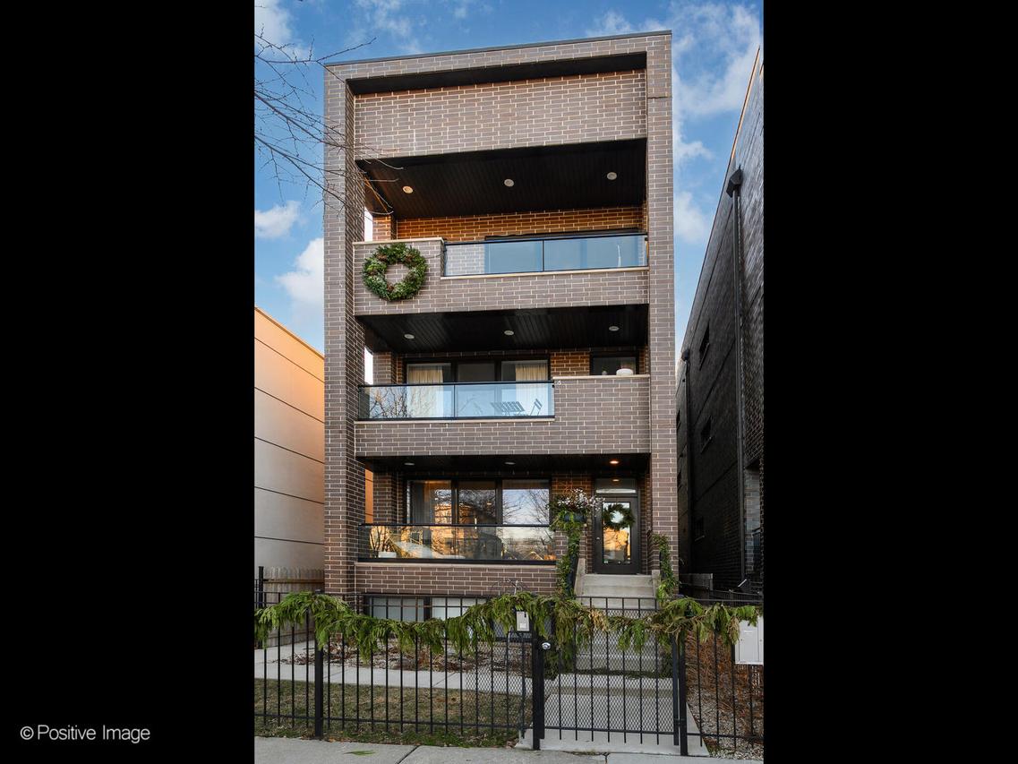 1822 N Kedzie Ave. #1W, Chicago, IL 60647