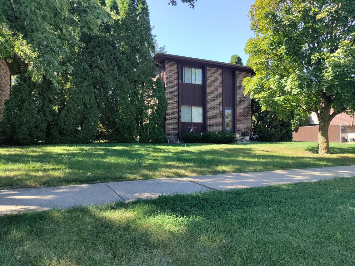 15804 Laramie Ave. #4, Oak Forest, IL 60452