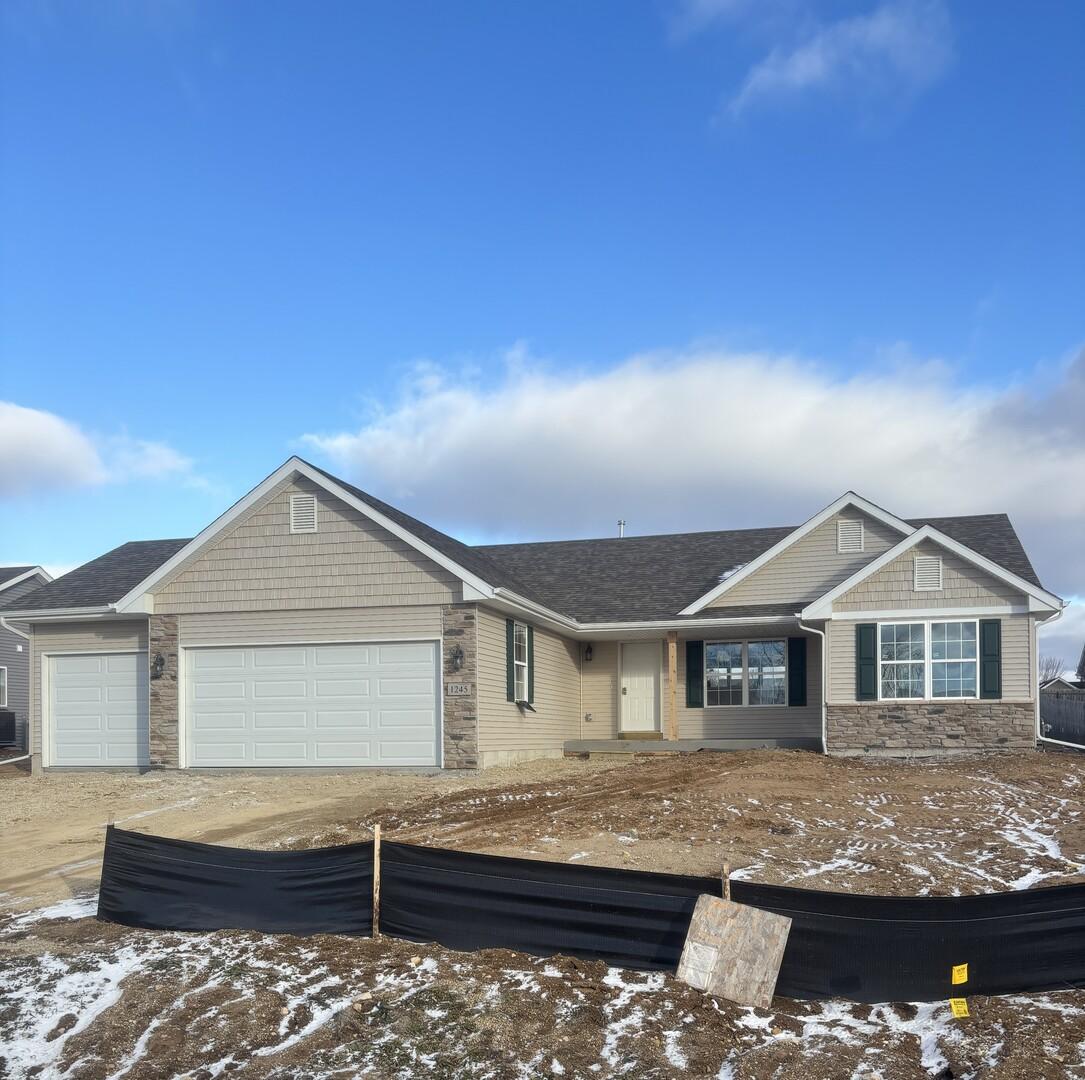 1245 Glacier Dr., Byron, IL 61010