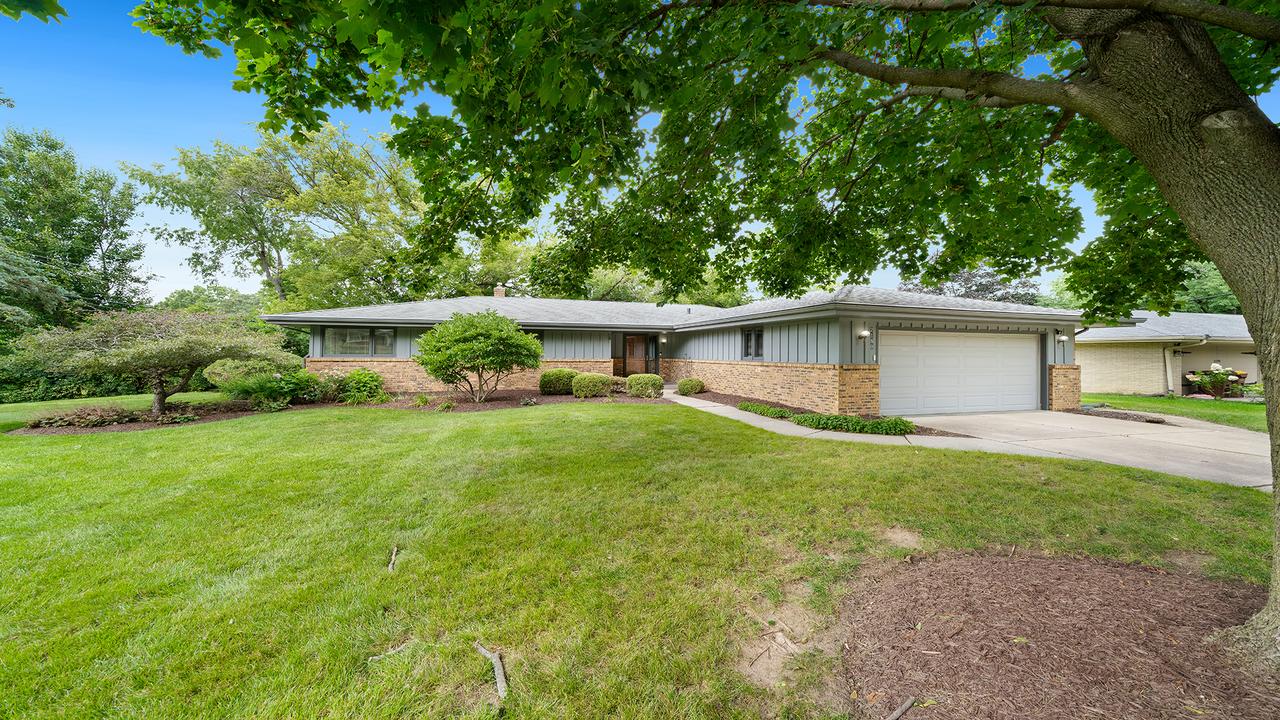 2180 Stornway Dr., Rockford, IL 61107