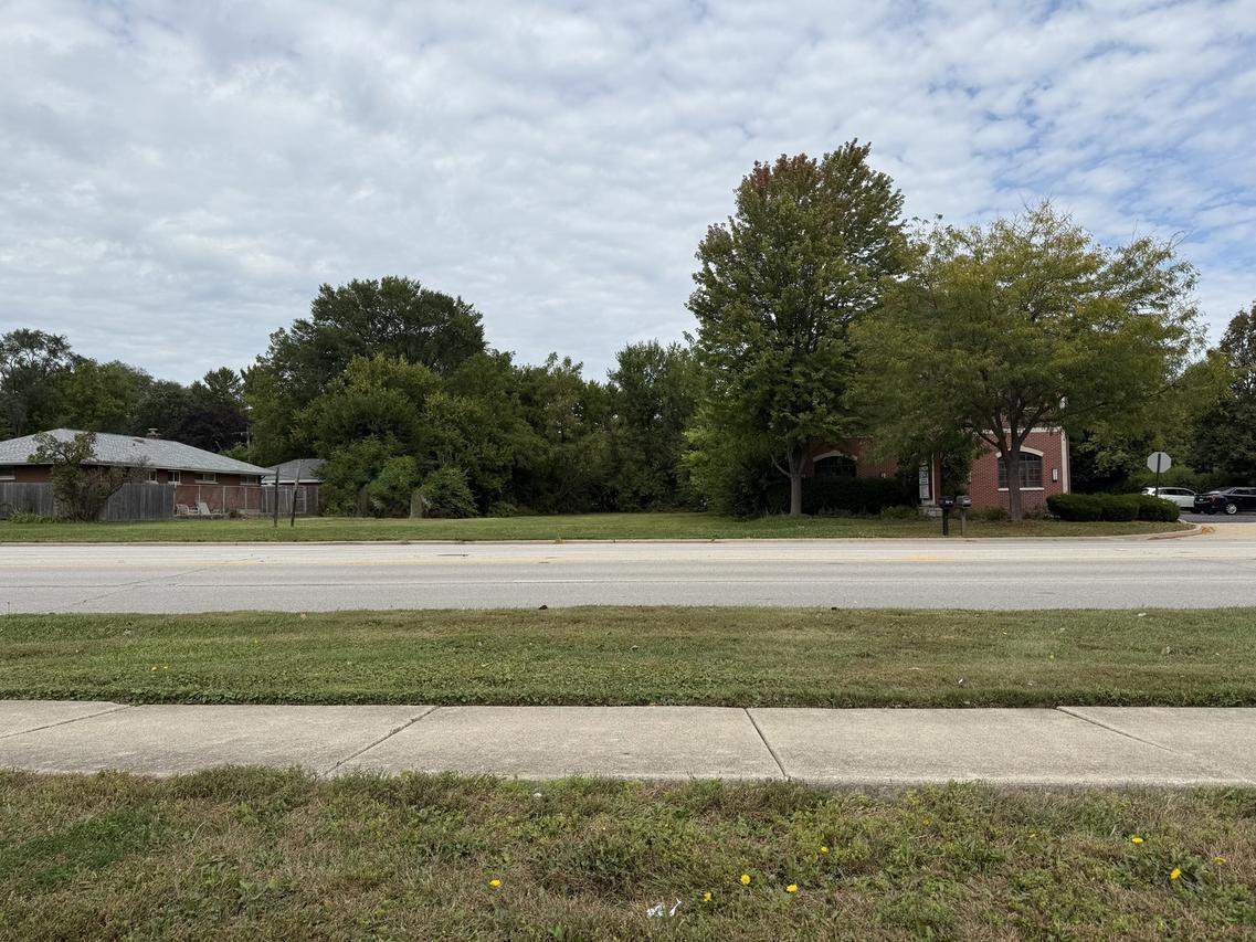 1632 Ogden Ave., Lisle, IL 60532