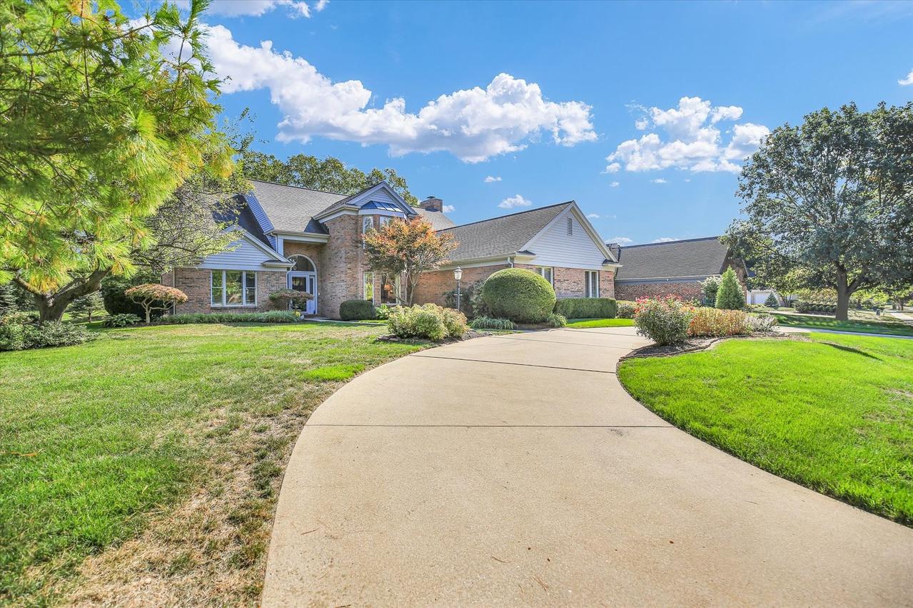 1806 Bentbrook Dr., Champaign, IL 61822