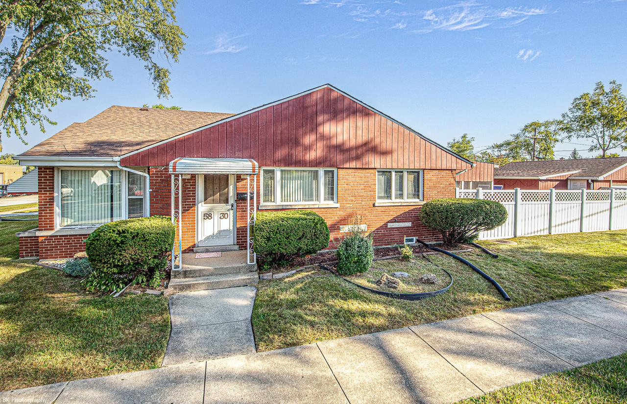 5830 W 81st St., Burbank, IL 60459