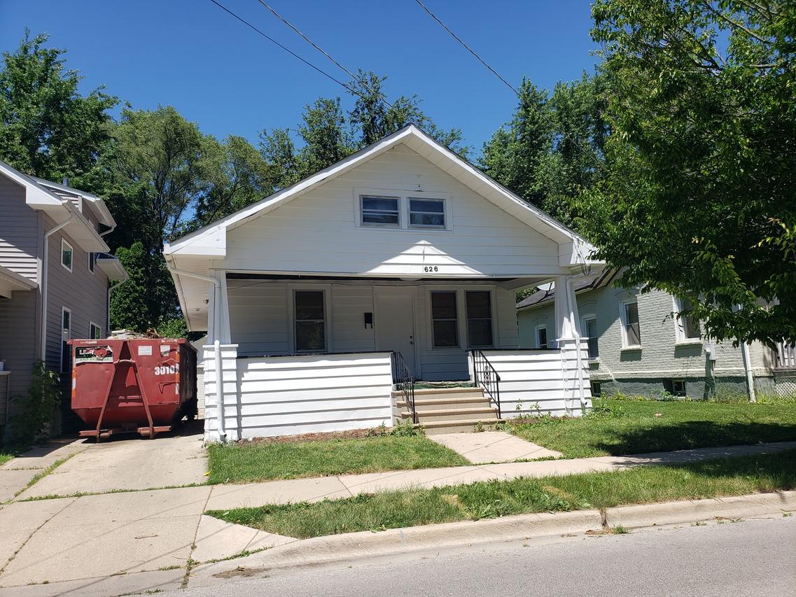 626 North Ave., Aurora, IL 60505