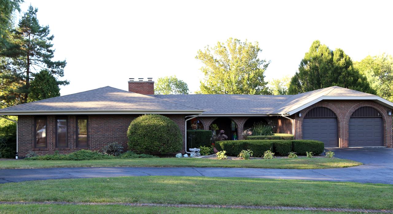 5 Lagoon Dr., Hawthorn Woods, IL 60047