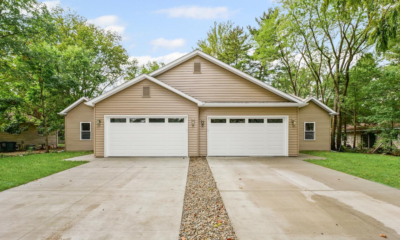 2015 Cureton Dr., Urbana, IL 61801