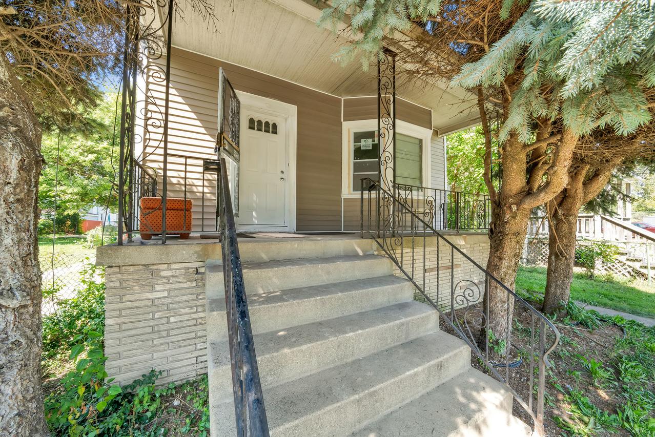 11548 S State St., Chicago, IL 60628