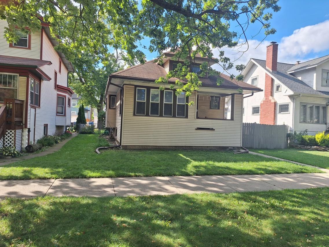 3826 N Hamlin Ave., Chicago, IL 60618
