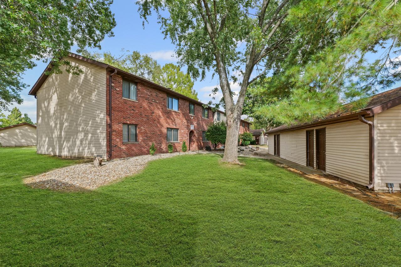 1302 Christopher Cir. #4, Urbana, IL 61802