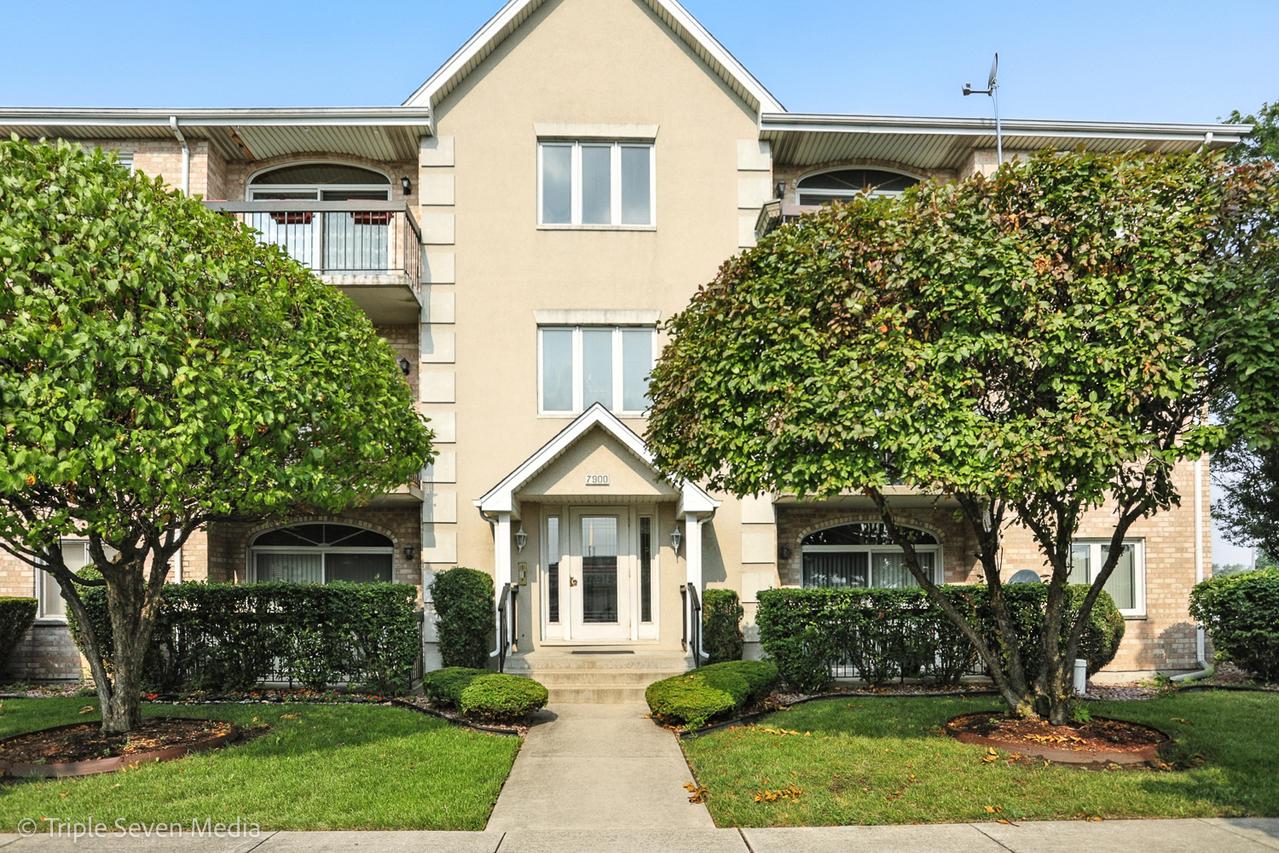 7900 Nagle Ave. #3S, Burbank, IL 60459