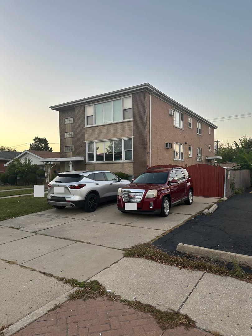 5116 W 79th St., Burbank, IL 60459